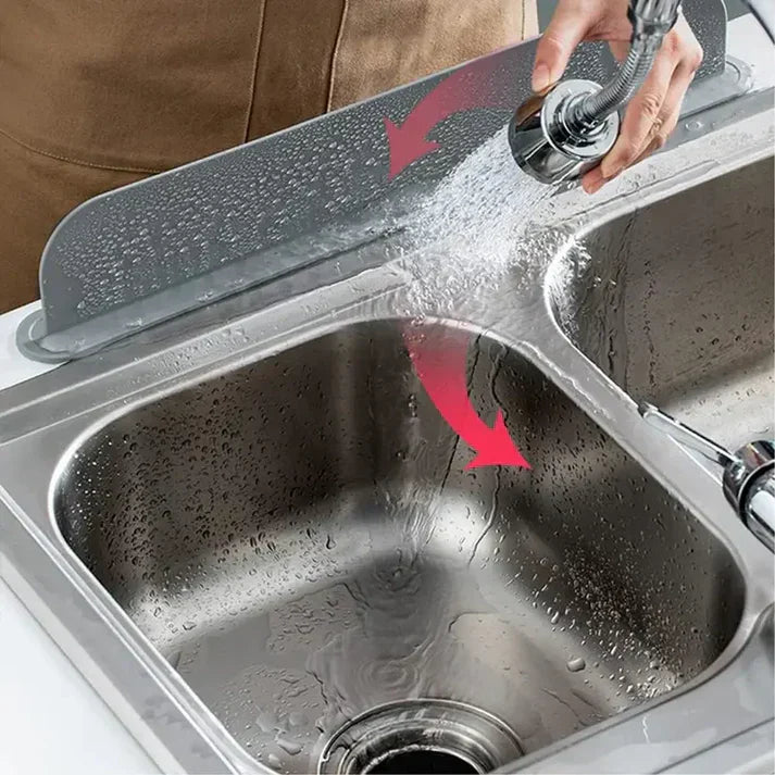 Sink Splash Guard by Dollvo