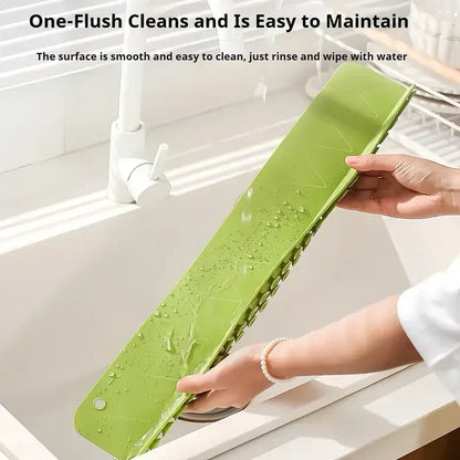 Sink Splash Guard by Dollvo