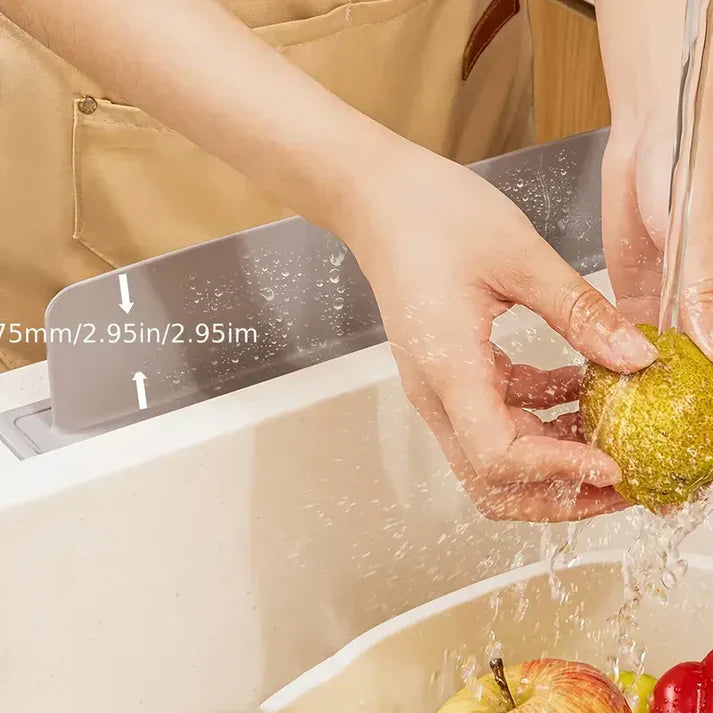 Sink Splash Guard by Dollvo
